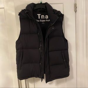 Aritzia TNA Super Puff Vest